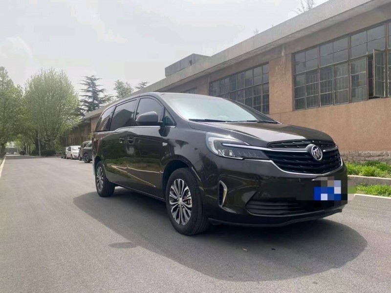 青岛21年别克GL82