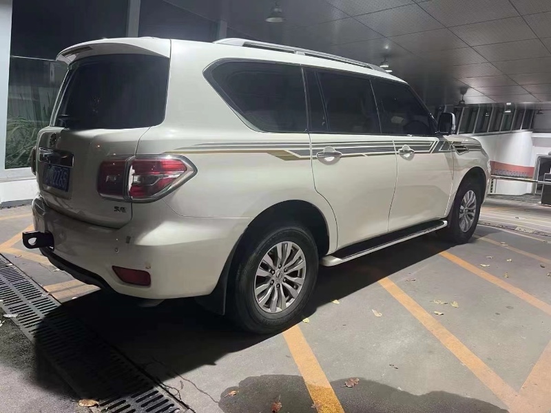 重庆18年日产途乐2