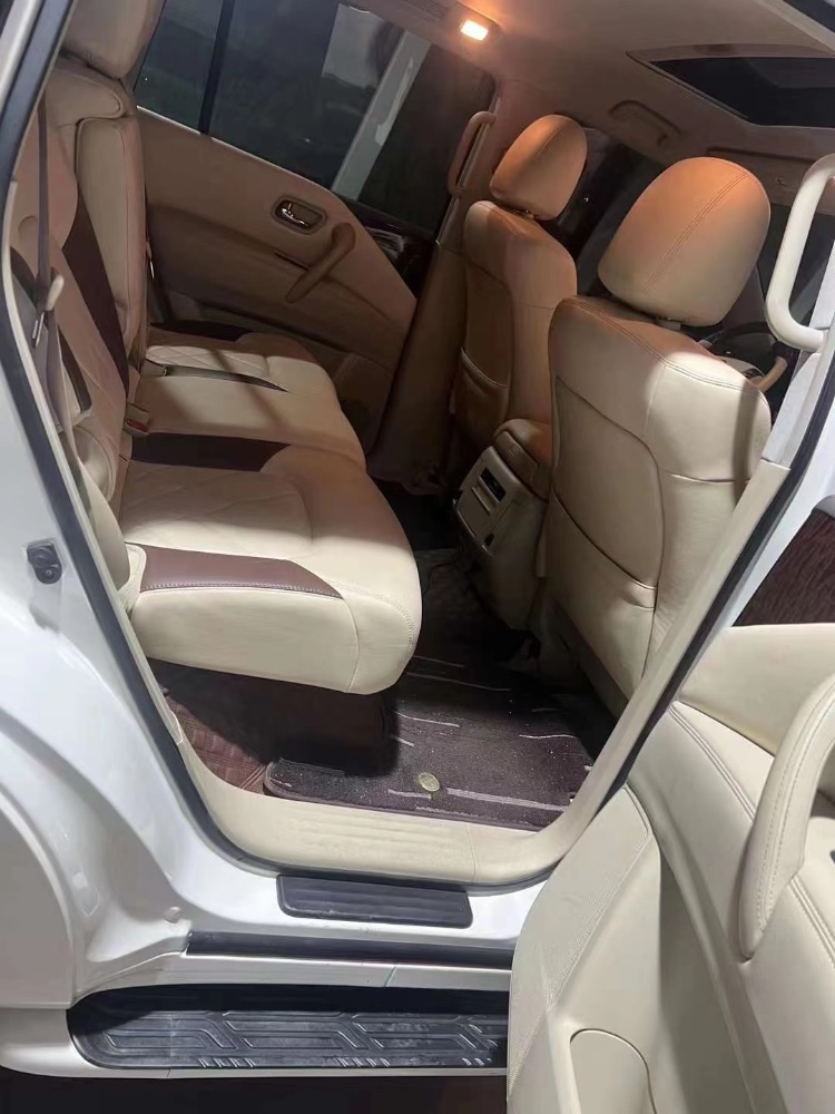 重庆18年日产途乐6