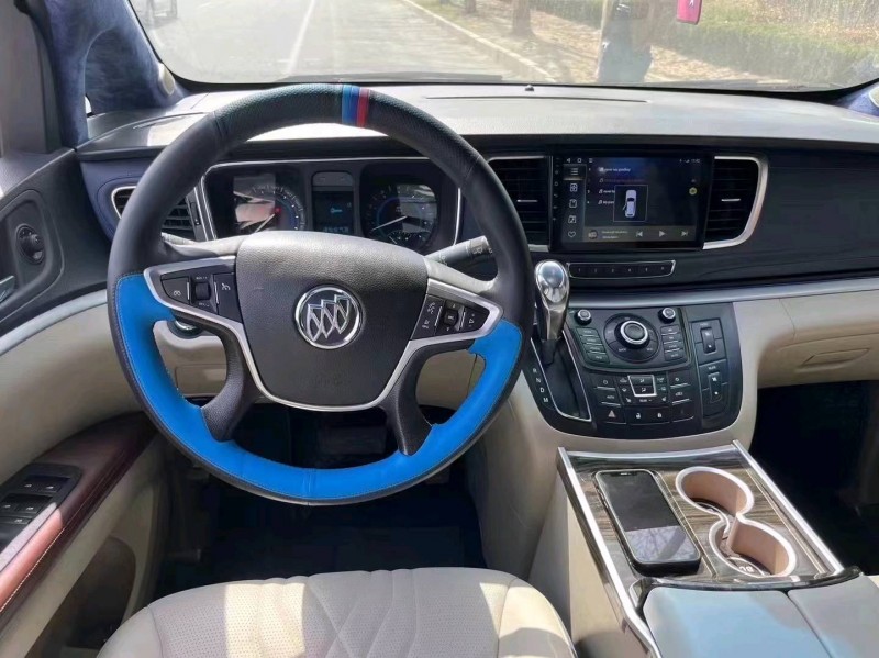 青岛16年别克GL82