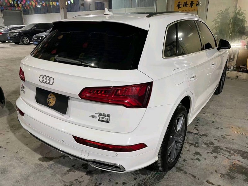 中山19年奥迪Q58