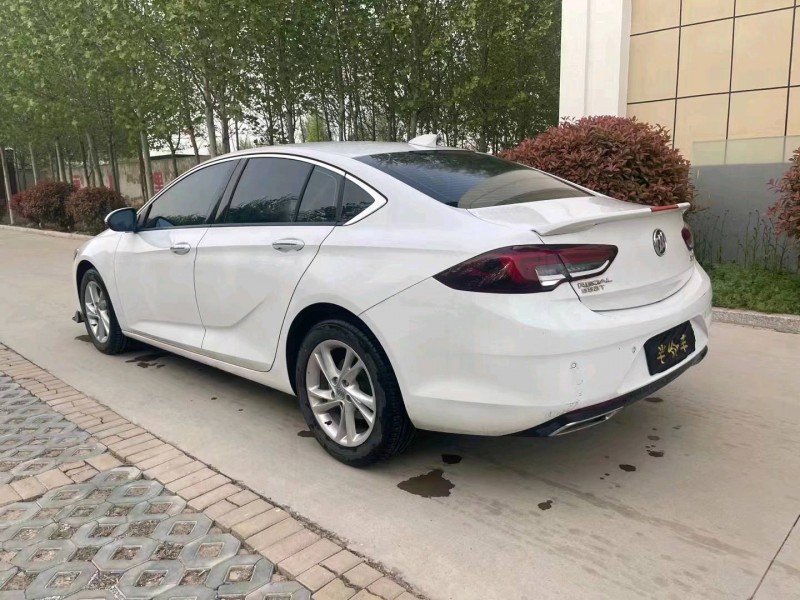 青岛21年别克君威4