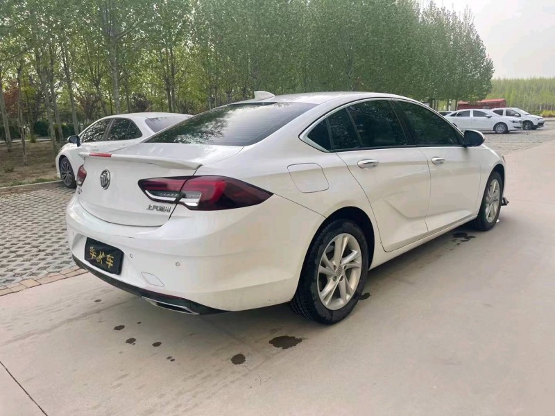 青岛21年别克君威5