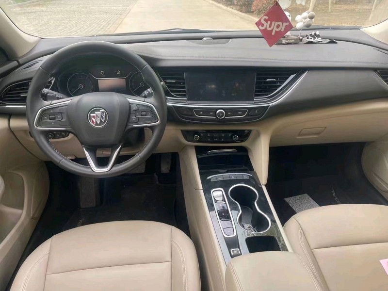 青岛21年别克君威7