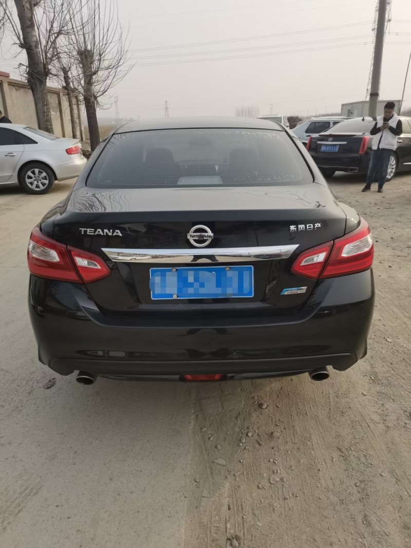 保定17年日产天籁4