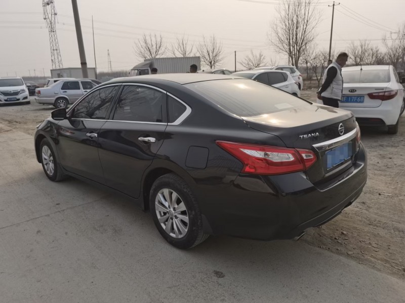 保定17年日产天籁6