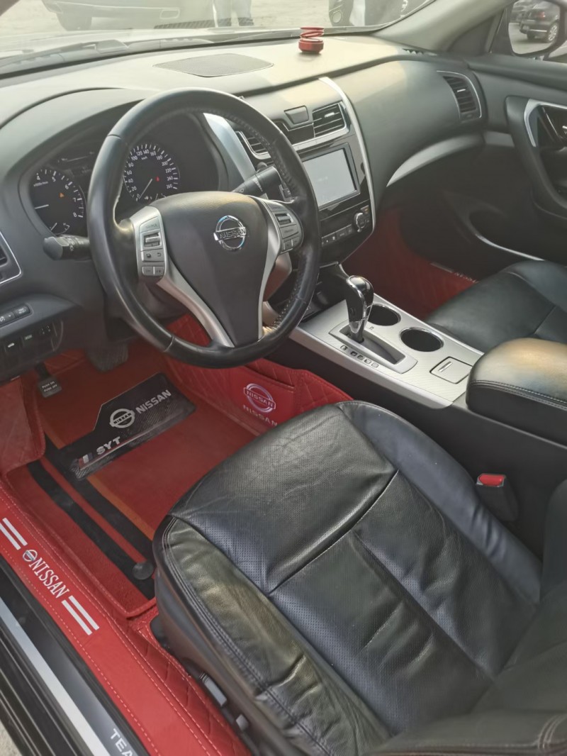 保定17年日产天籁7