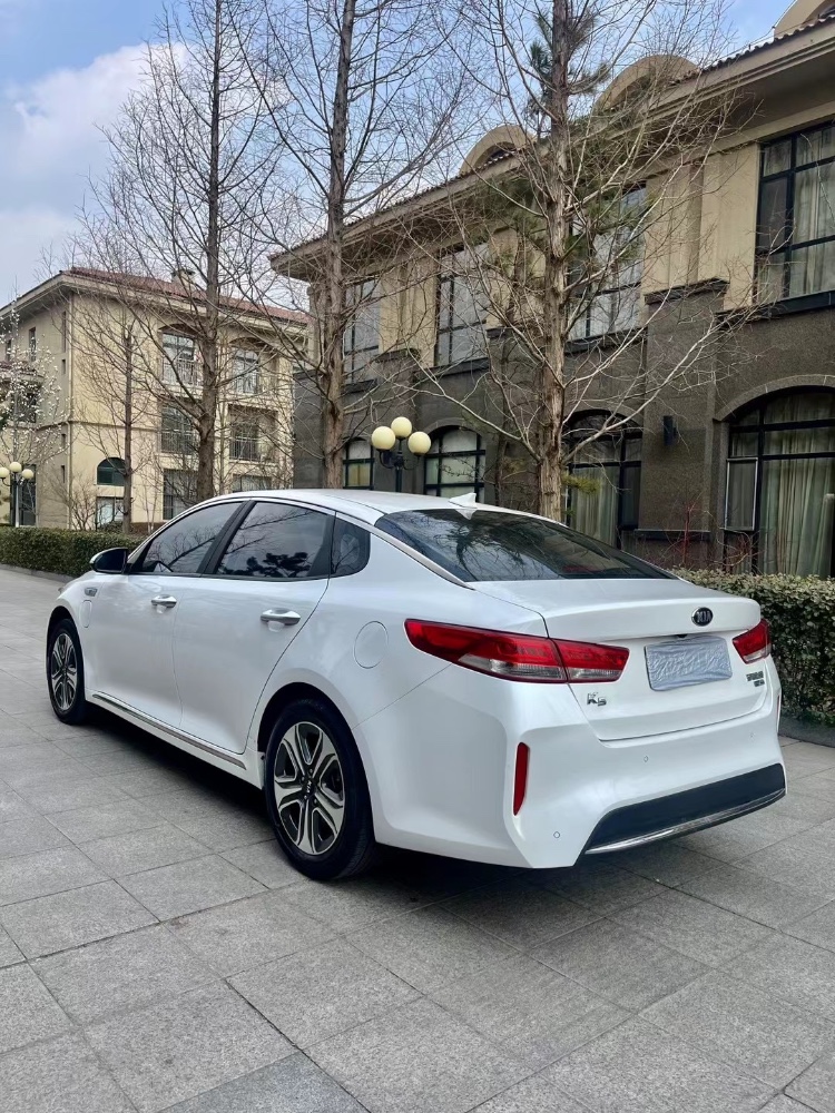 青岛19年起亚K52