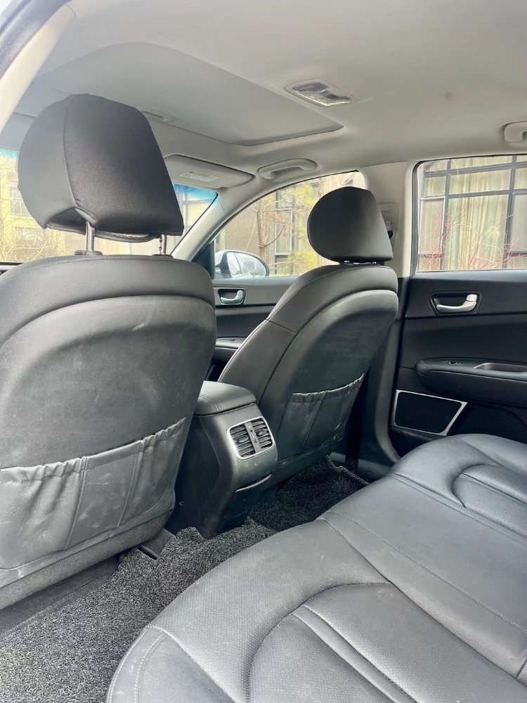 青岛19年起亚K57