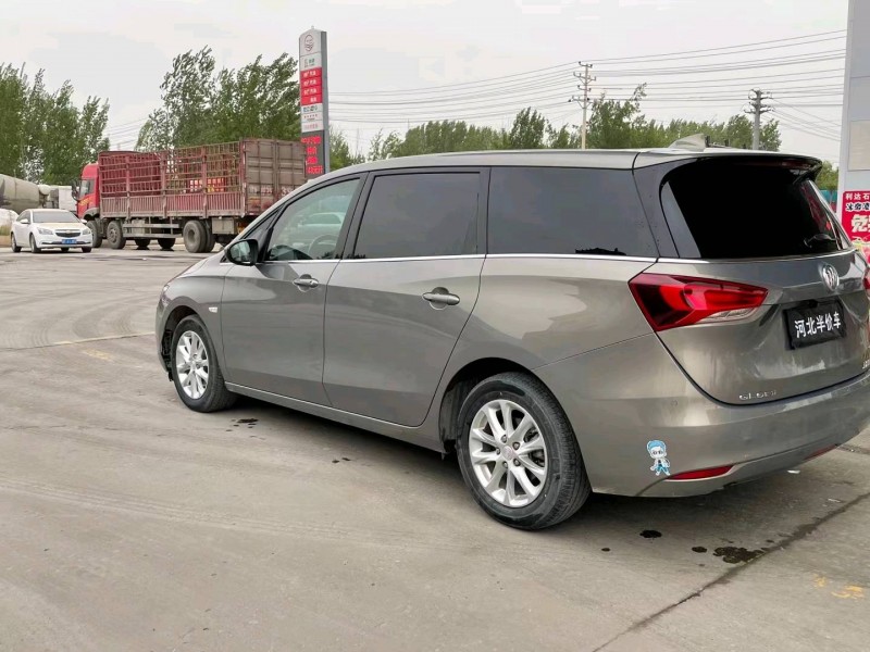 保定18年别克GL68