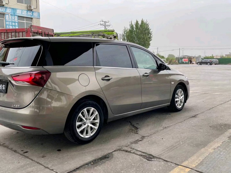 保定18年别克GL67