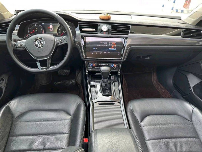 保定18年大众辉昂4