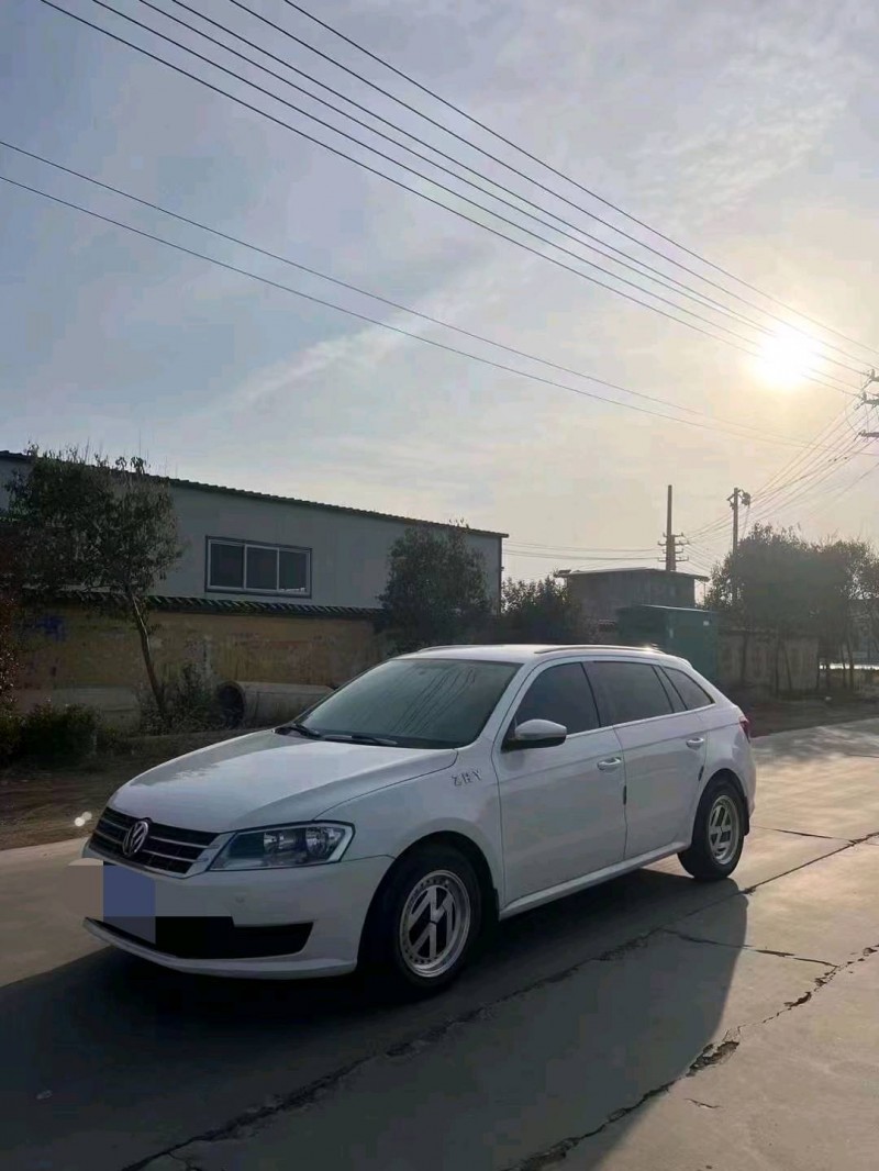 济南15年大众朗行2