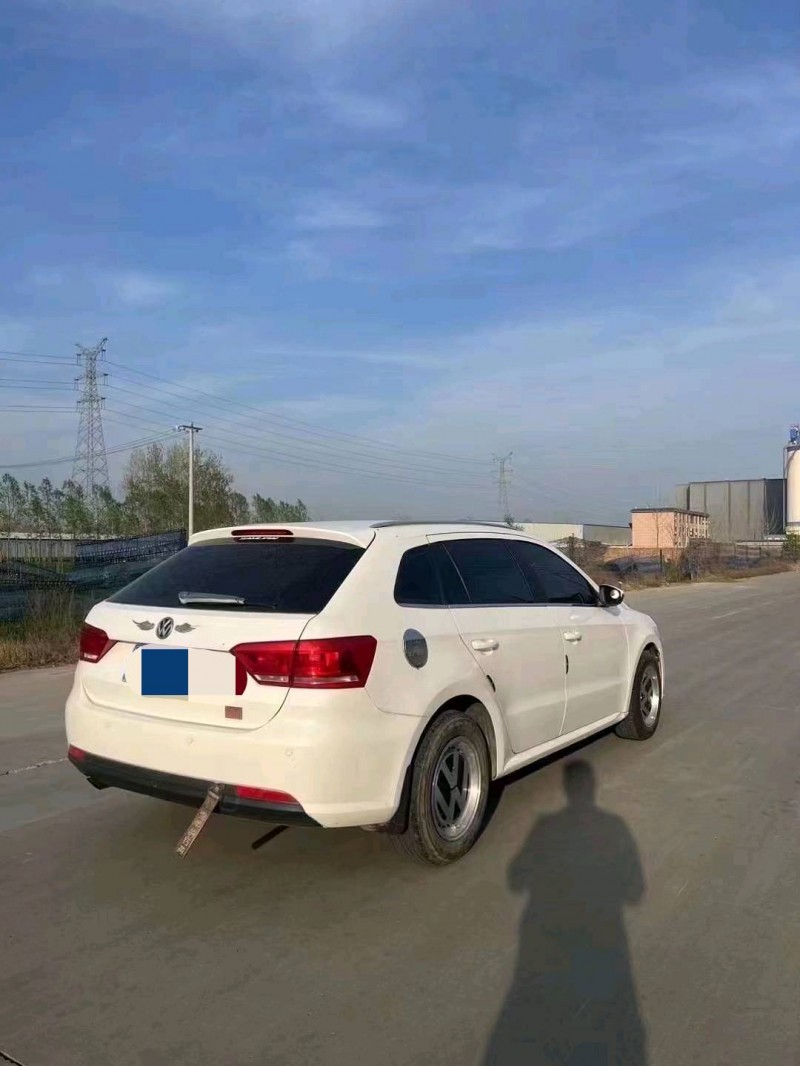 济南15年大众朗行5