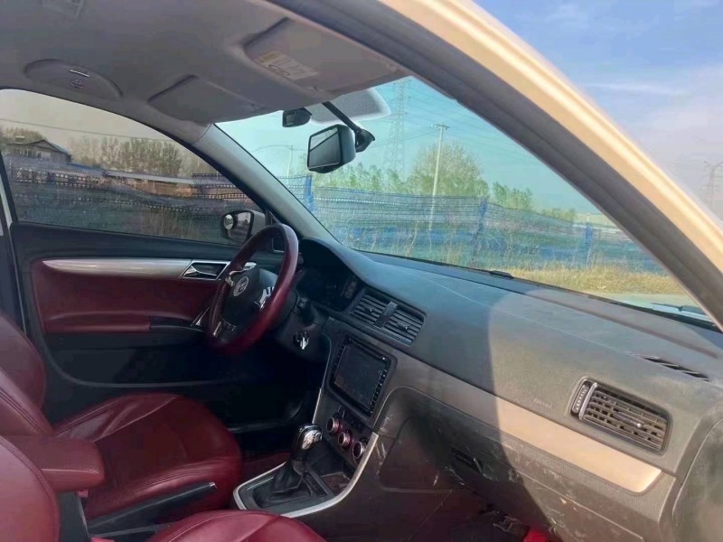 济南15年大众朗行8