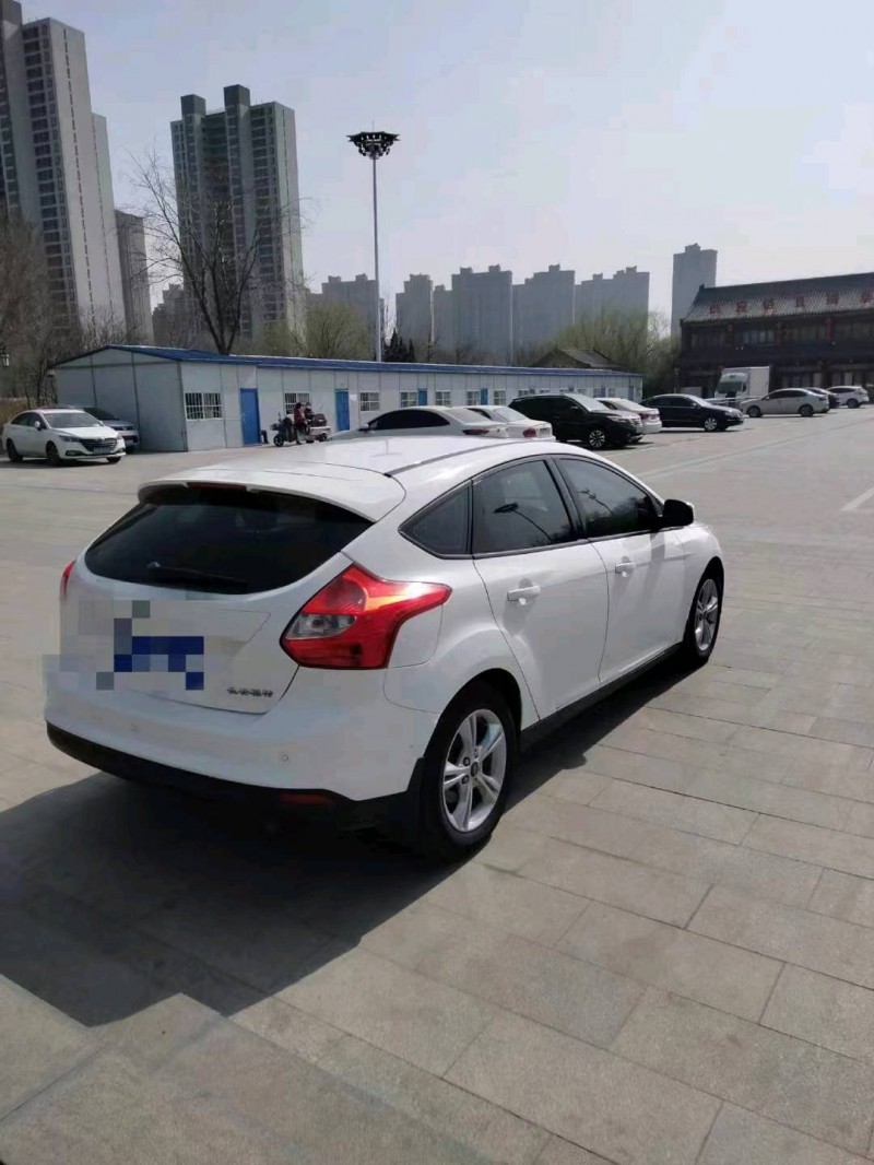 烟台14年福特福克斯7