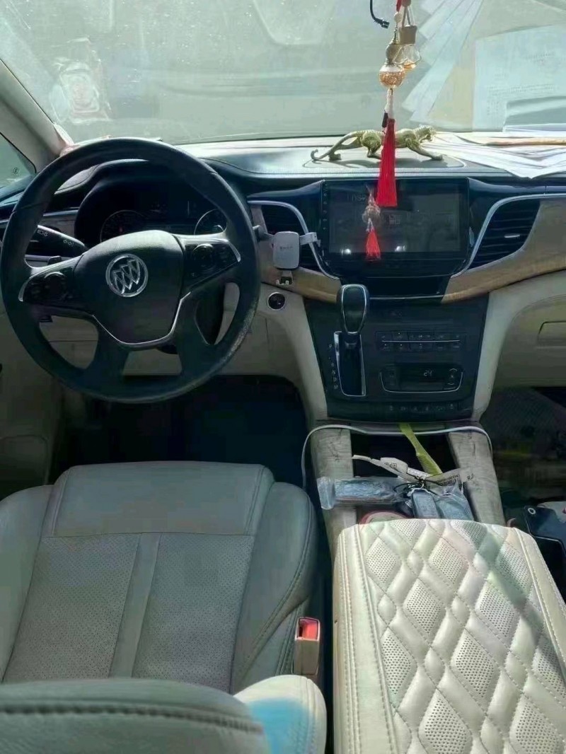 临沂18年别克GL84