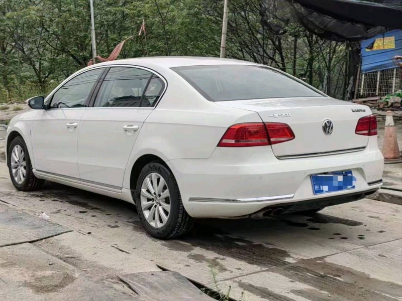重庆12年大众迈腾4