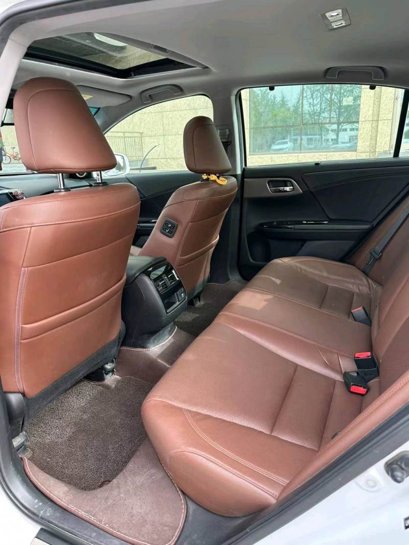 廊坊17年本田雅阁7