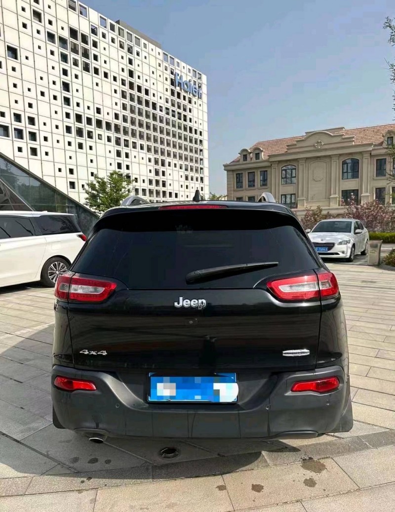 淄博15年Jeep自由光5