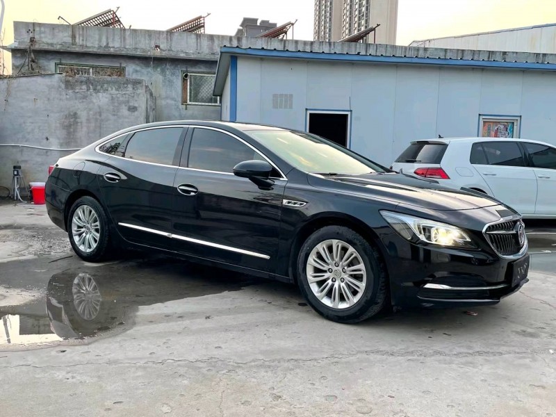 济宁16年别克君越3