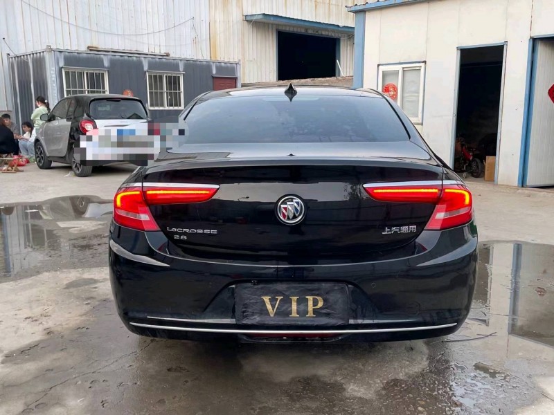 济宁16年别克君越9