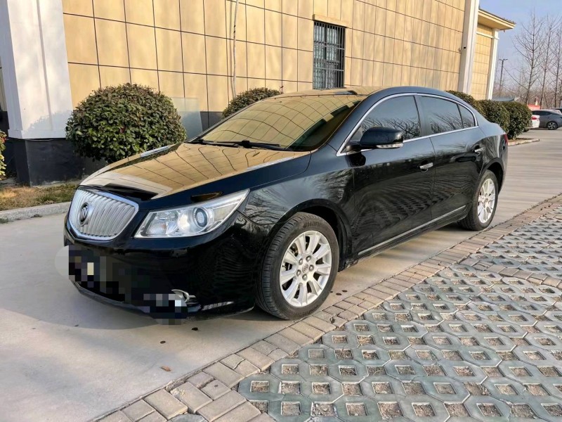 济宁13年别克君越2