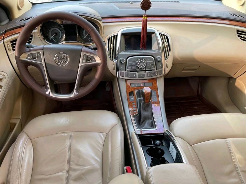 济宁13年别克君越4