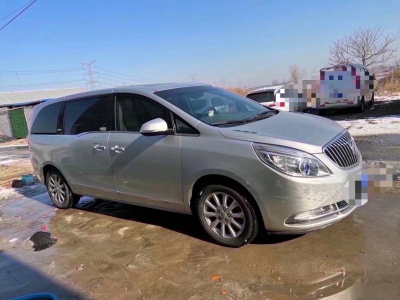 青岛12年别克GL82