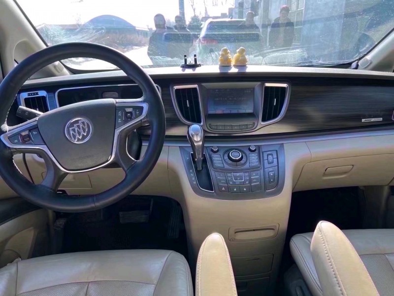 青岛12年别克GL85