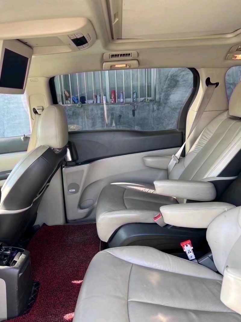 青岛12年别克GL86