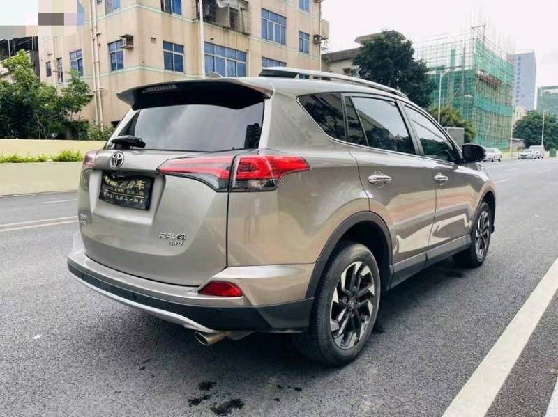 东莞18年丰田RAV4荣放7