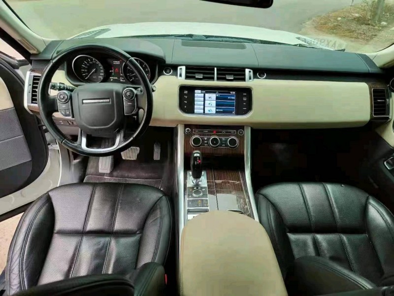 青岛14年路虎揽胜运动9