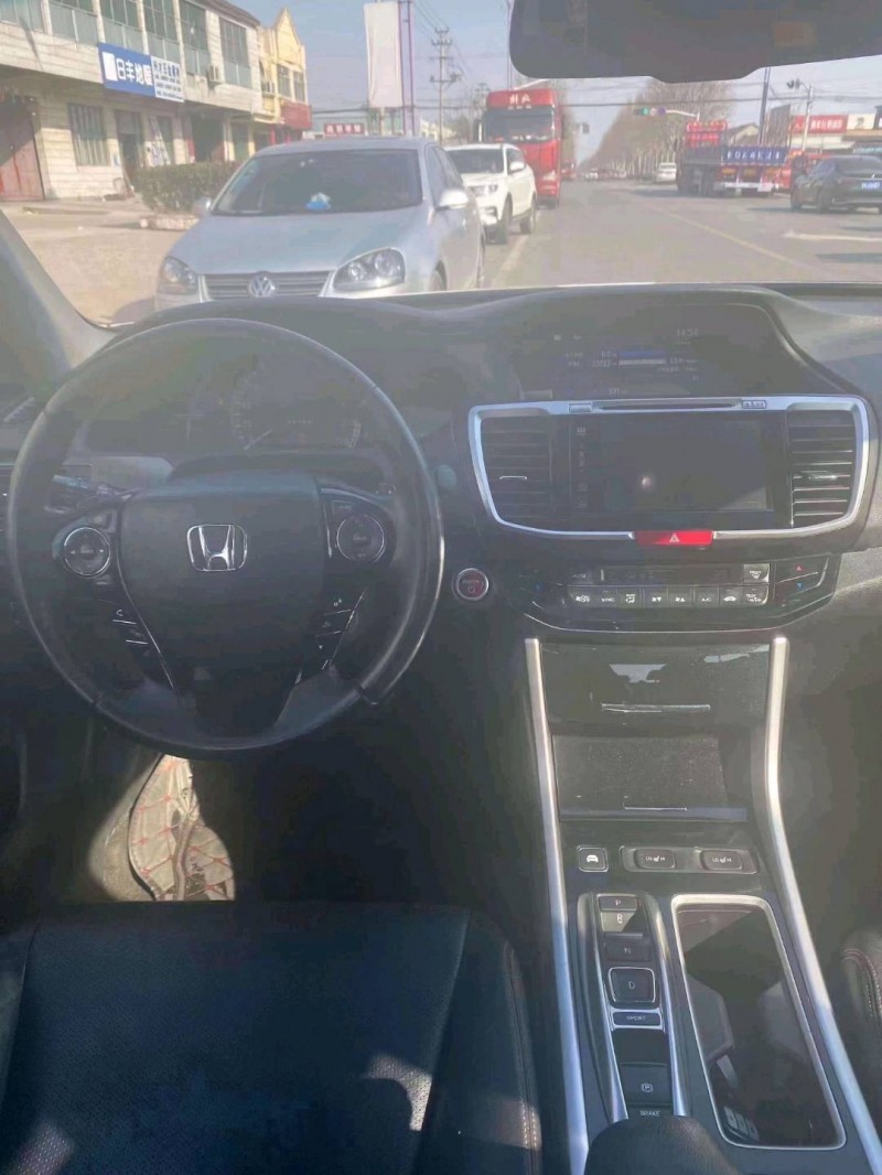 济南19年本田雅阁8