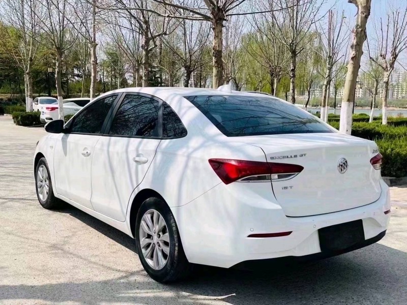 聊城19年别克英朗7