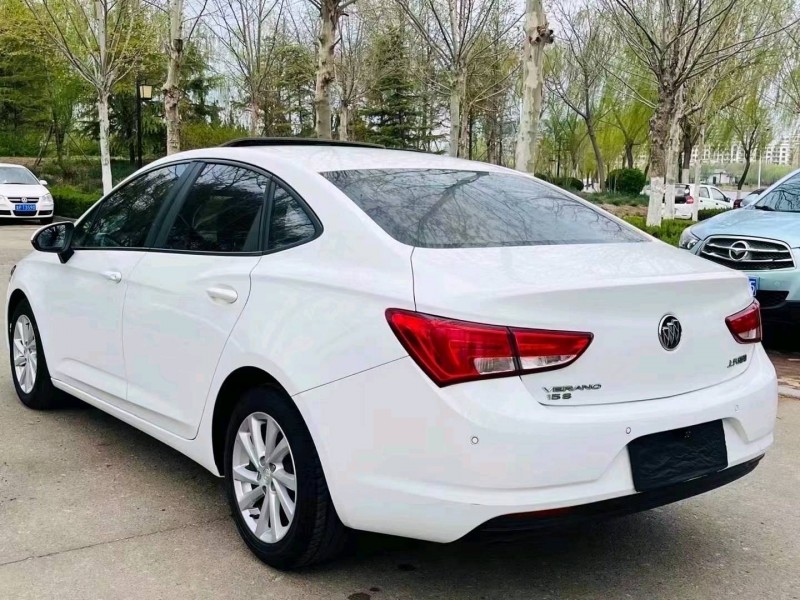 聊城18年别克威朗8