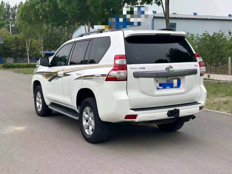 济南14年丰田普拉多9