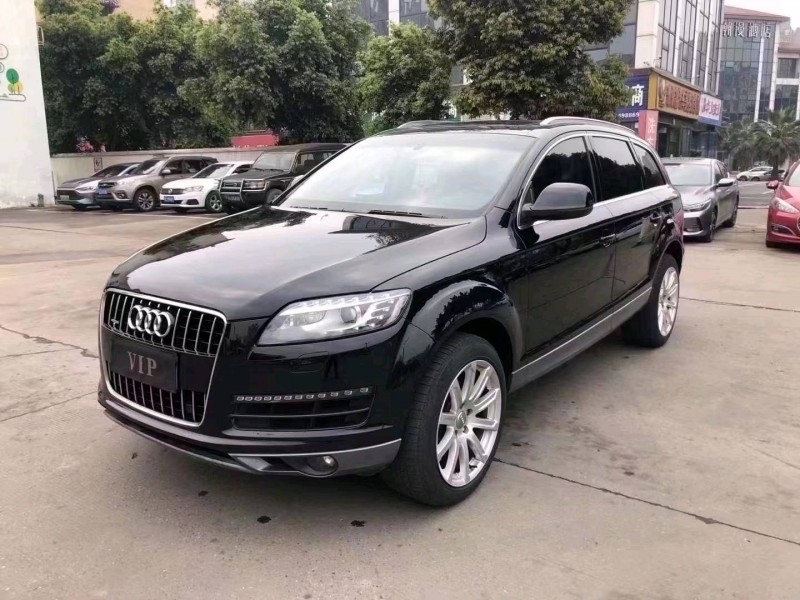 成都13年奥迪Q72