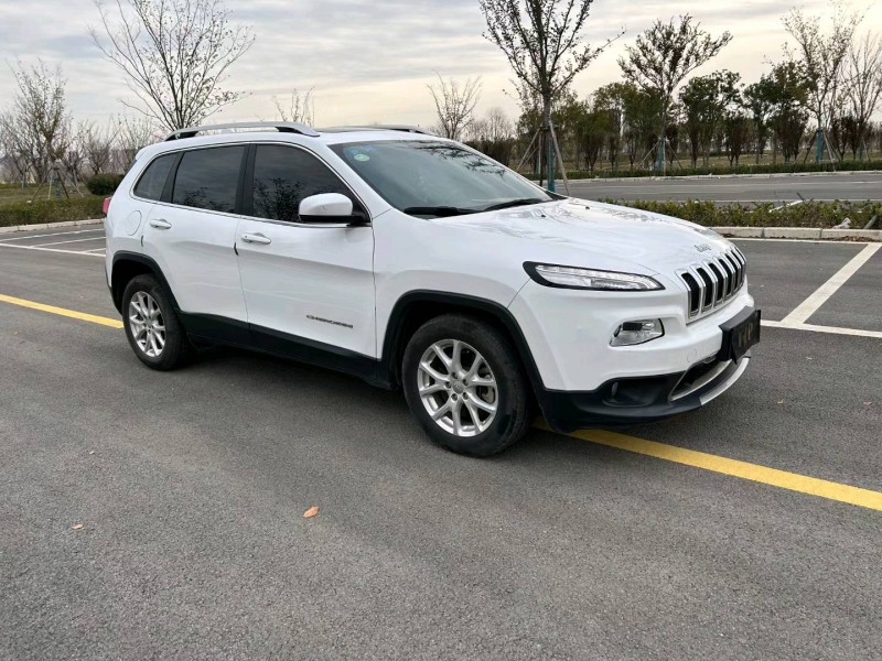 徐州17年Jeep自由光3