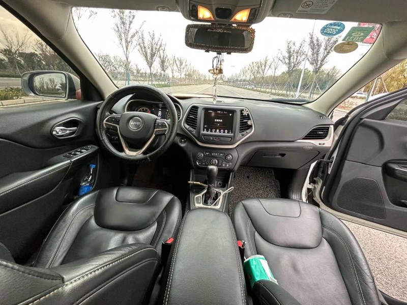 徐州17年Jeep自由光5