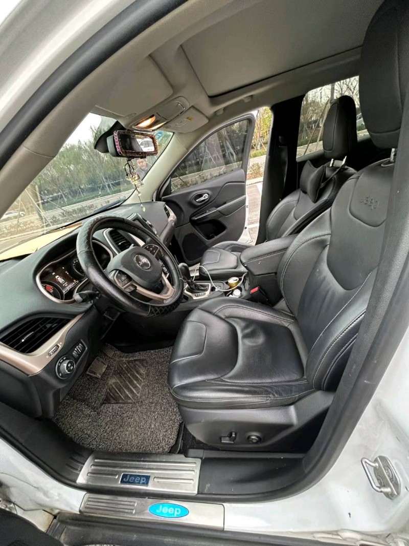 徐州17年Jeep自由光4