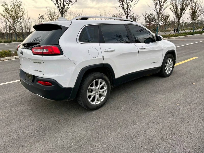 徐州17年Jeep自由光7