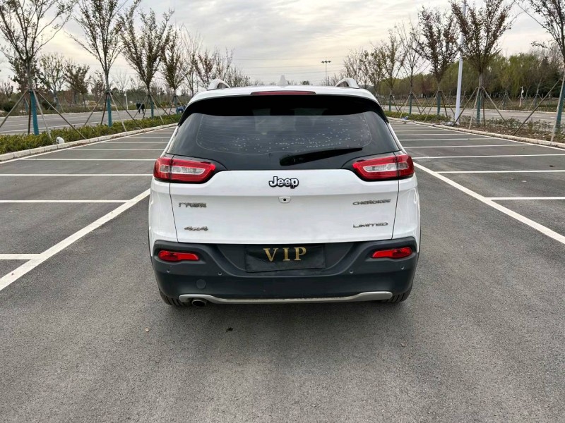 徐州17年Jeep自由光9