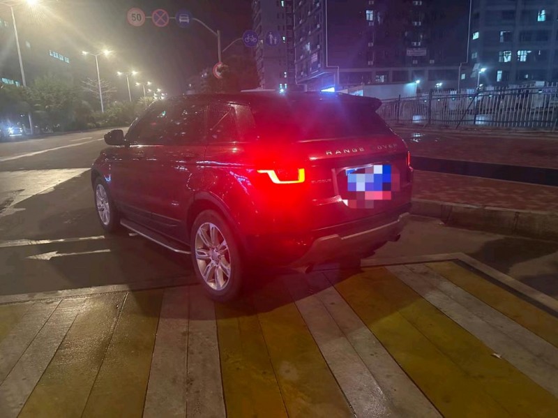 深圳16年路虎极光5