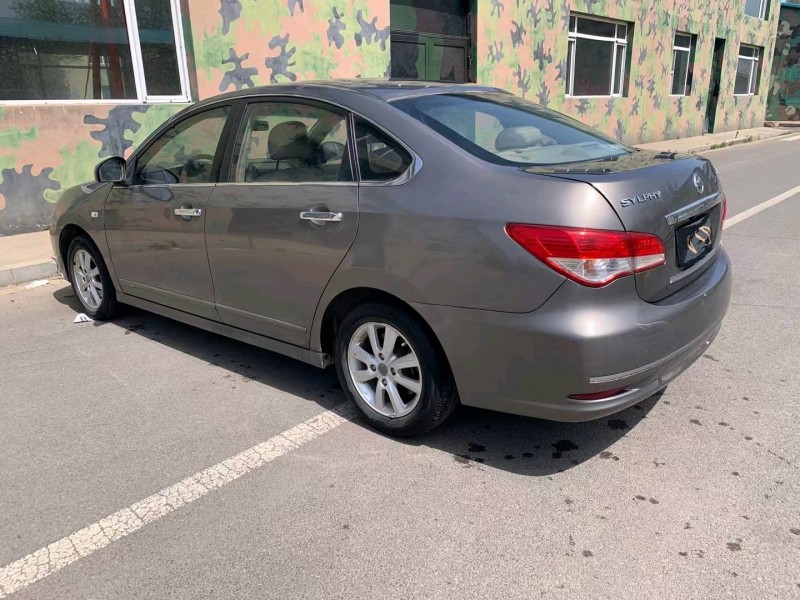 沈阳15年日产轩逸3