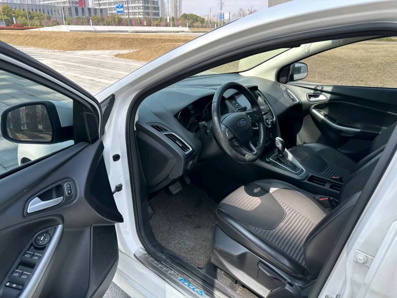 盐城17年福特福克斯5