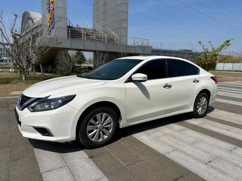 盐城17年日产天籁2