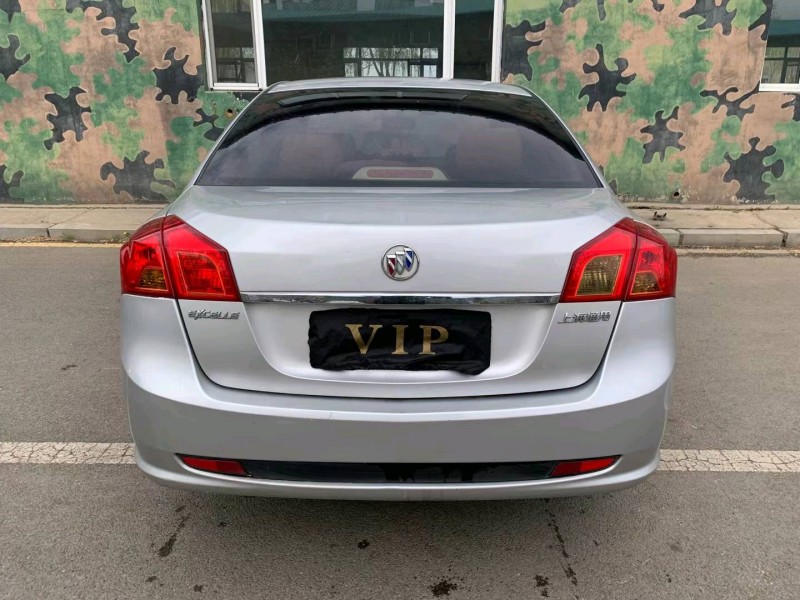 沈阳13年别克凯越9