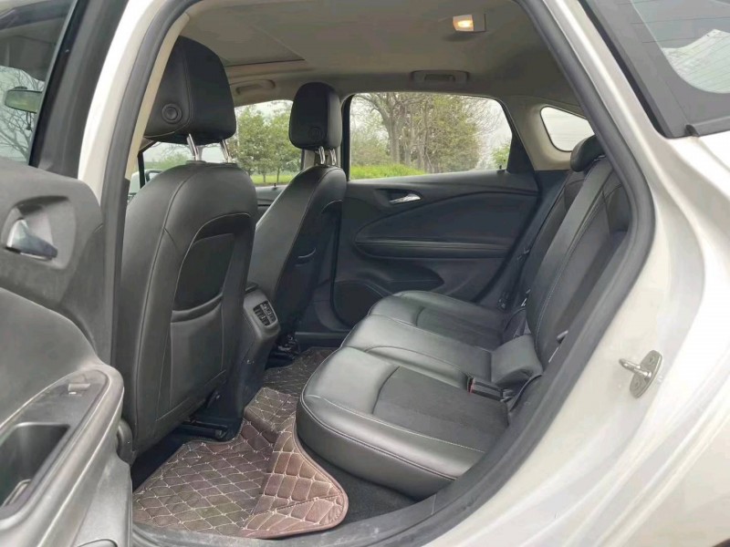 徐州17年别克威朗5