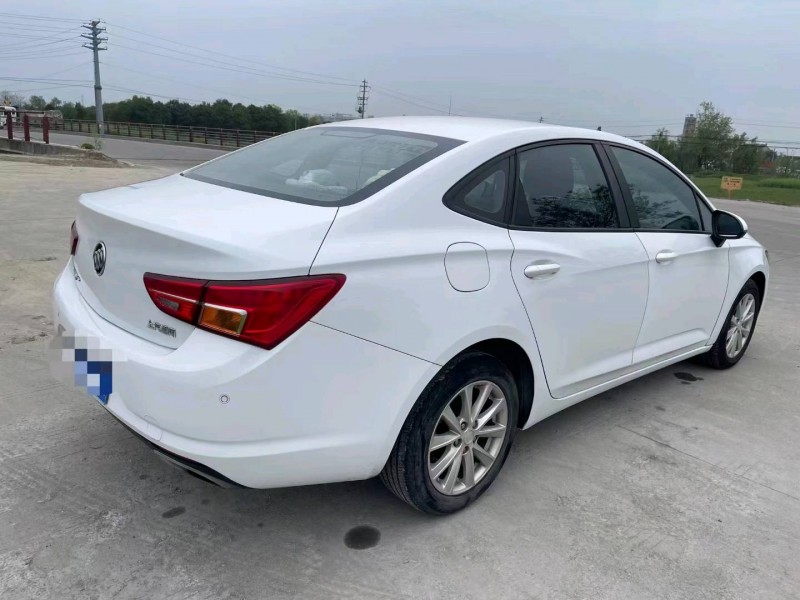 徐州17年别克威朗8